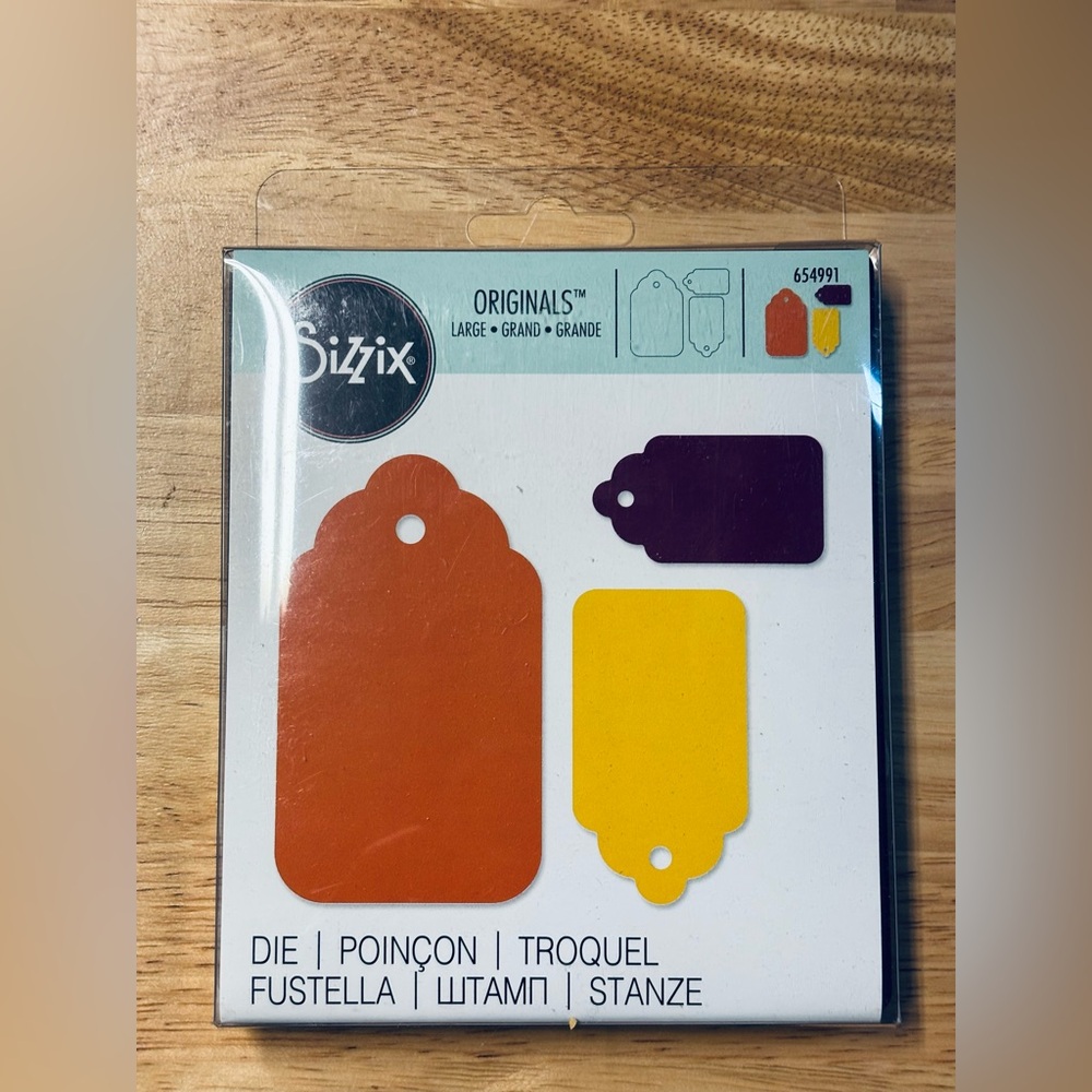 Sizzix Scallop Tag Die Set 654991